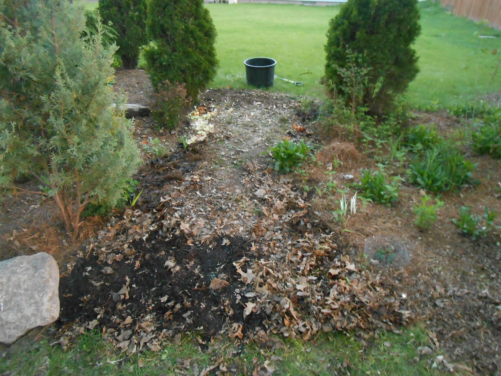 Sproutsandstuff: Composting and/or Lasagna Gardening the Easy Way