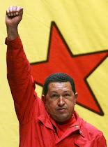 Nuestro pequeño homenaje a Hugo Chavez. Con el puño en alto, ¡Hasta siempre Comandante!