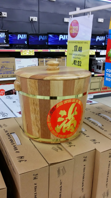 Xing Fu: WOODEN RICE BUCKET FOR THE NEW YEAR