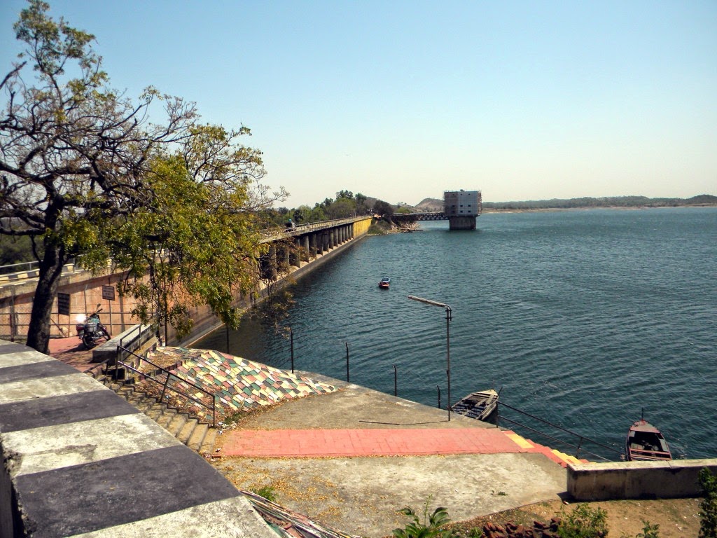 Images of Telaiya Dam 