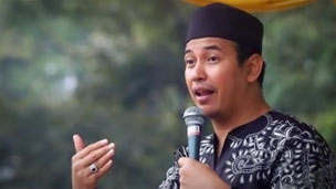 Kumpulan Foto Terakhir Uje Sebelum Ustadz Jeffry Al Buchori Wafat uje wafat130425d t Kumpulan Foto Terakhir Uje Sebelum Ustadz Jeffry Al Buchori Wafat