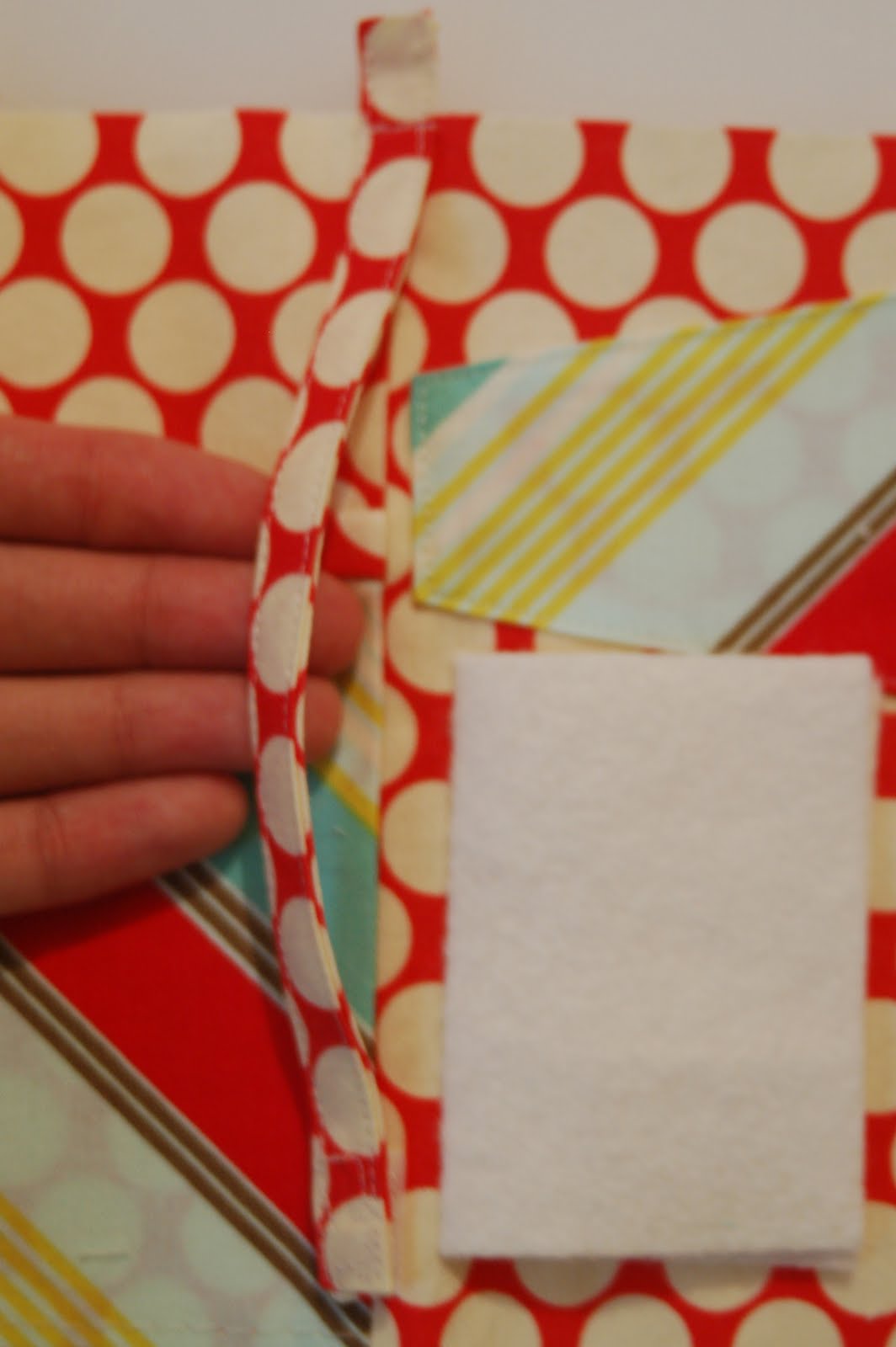 travel sewing kit tutorial lots of pink here!