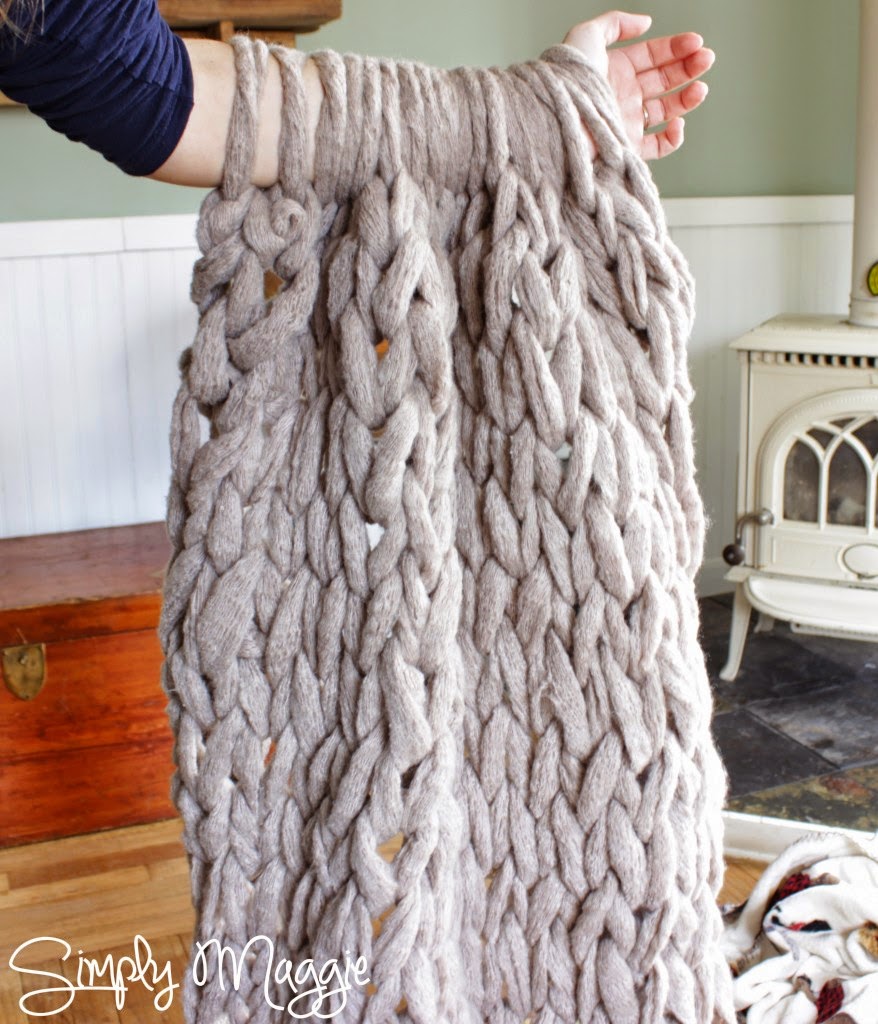 Arm Knit a Blanket in 45 Minutes Handy DIY