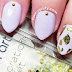 Manicura lila pastel y aplicaciones doradas / Bling Week