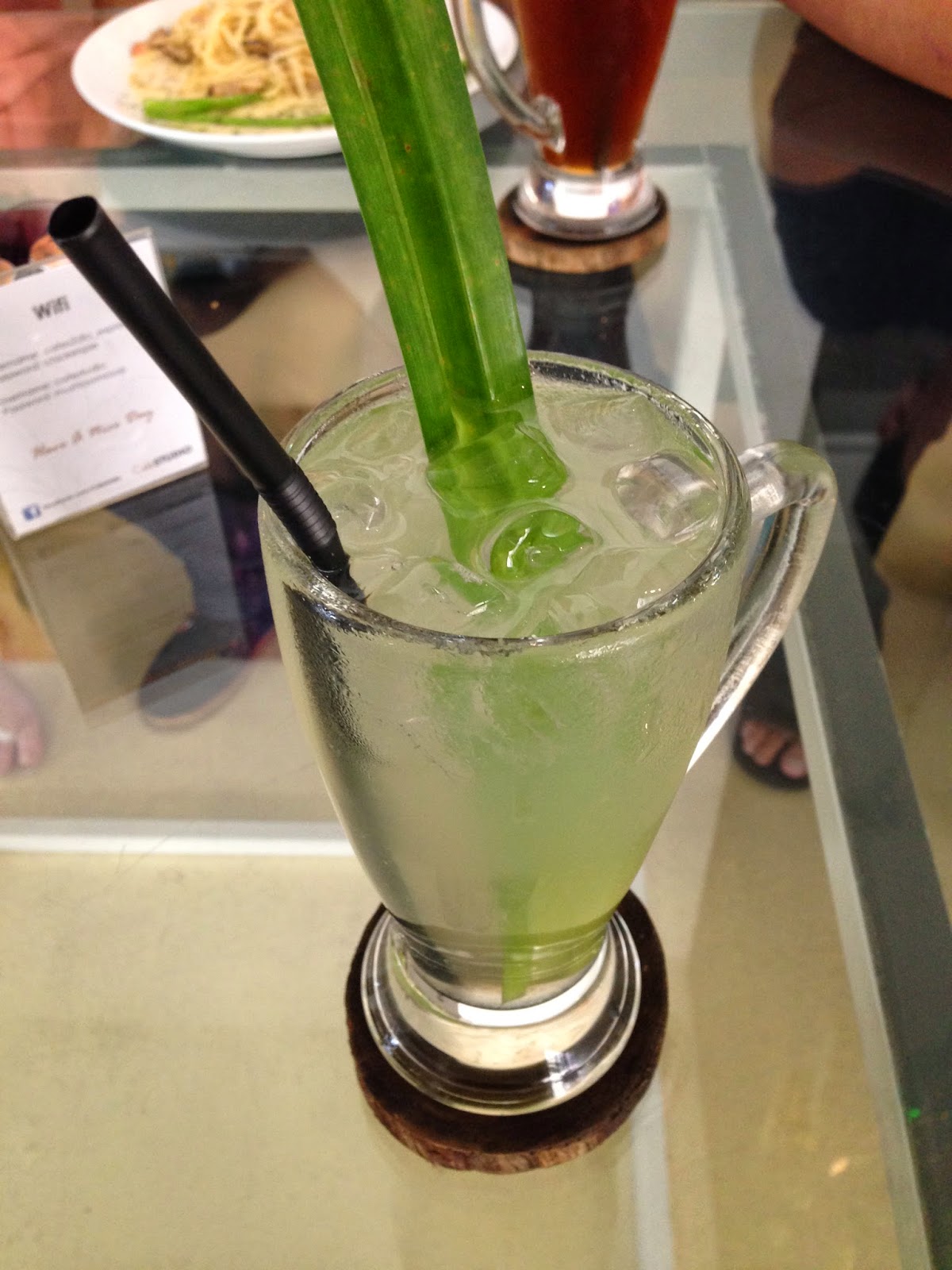 Copyright © 2014 Shea Sonia (@SheaSonia) ALL RIGHTS RESERVED Drink at Cafe Studio