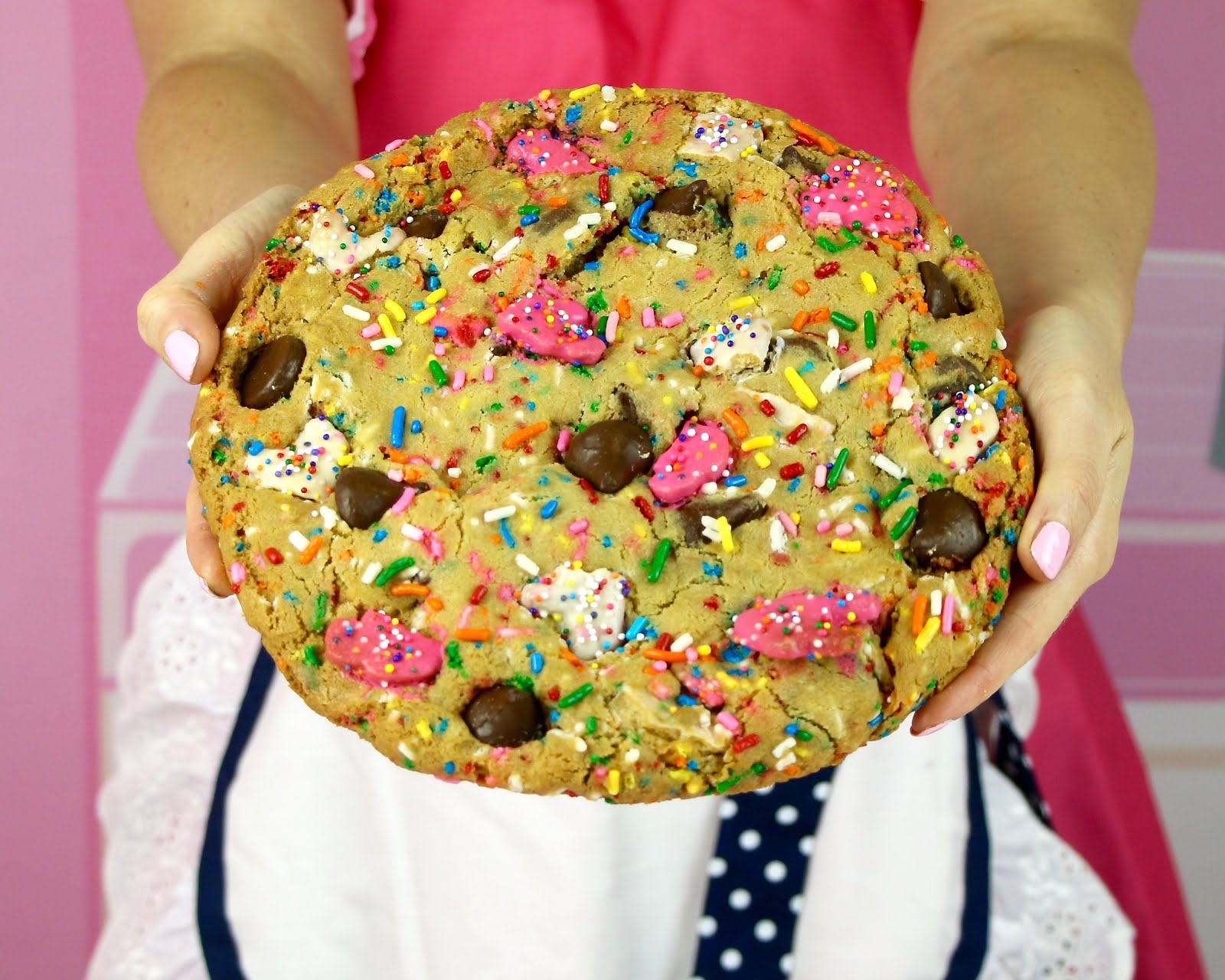 {VIDEO} Giant Funfetti Cake Batter Chocolate Chip Cookie Lindsay Ann