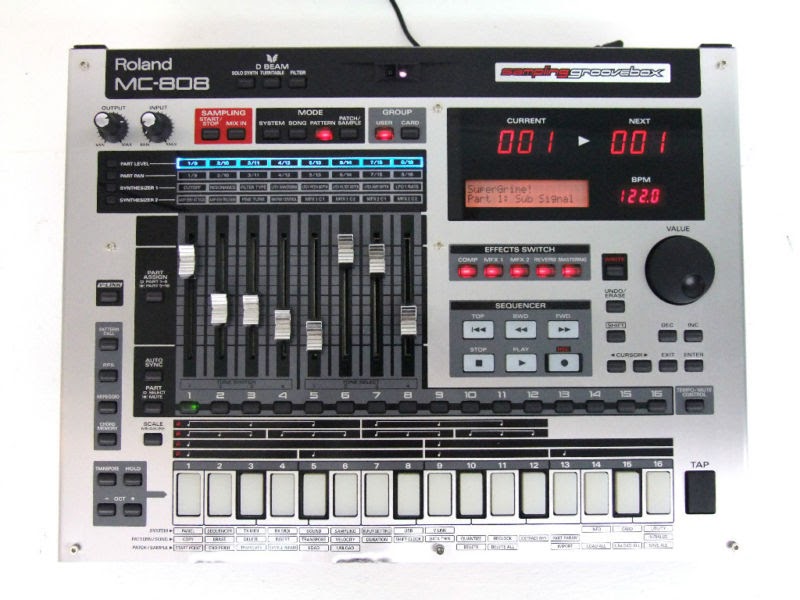 MATRIXSYNTHB Roland MC808 Sampling Groovebox