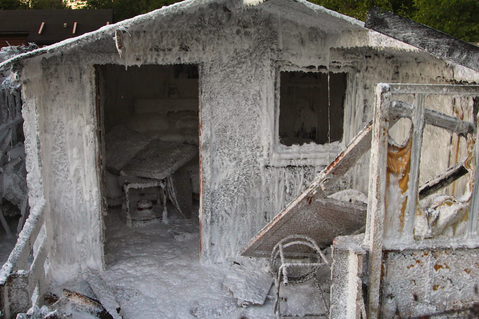 Bernau: Grosseinsatz der Feuerwehr - Bungalow Brand... 55 Bernau LIVE - Dein Stadtmagazin für Bernau bei Berlin