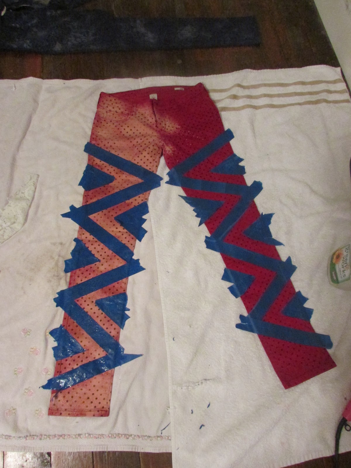 DIY Bleaching Jeans following wonderland