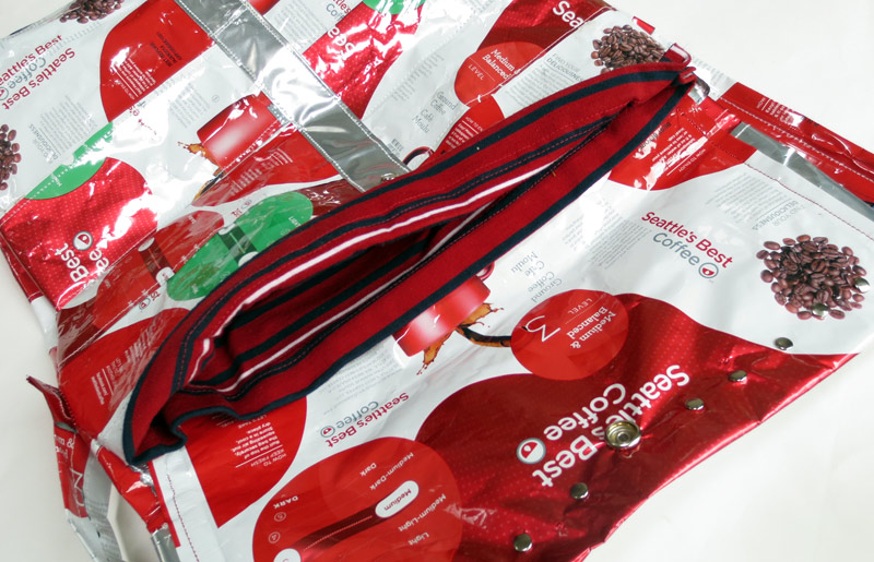 Turning old coffee bags into a messenger bag