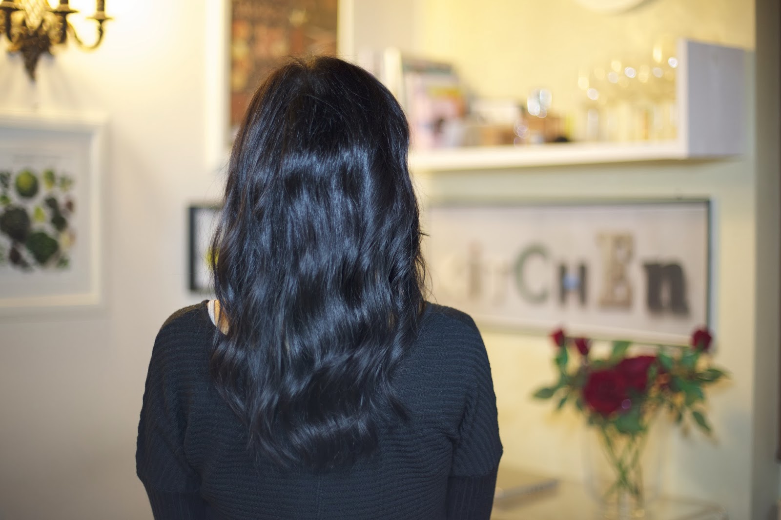 Era bella con un cu-curioso taglio di capelli