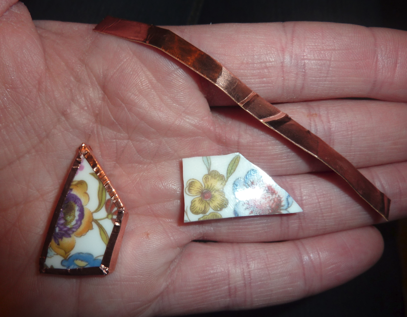 Jovial Spondoodles Smashed plate Earrings! Jewellery from broken china