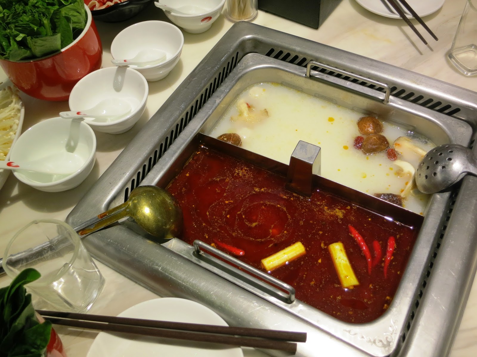PinkyPiggu 海底捞火锅 HaiDiLao Hot Pot Clarke Quay A Place Which
