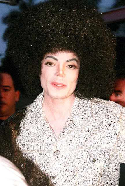 Michael Jackson na festa de aniversário para Al Malnik | 14 de Junho de 2003  Michael+Jackson+At+a+birthday+party+for+Al+Malnik+at+The+Forge+in+Miami+14+june+2003+%281%29