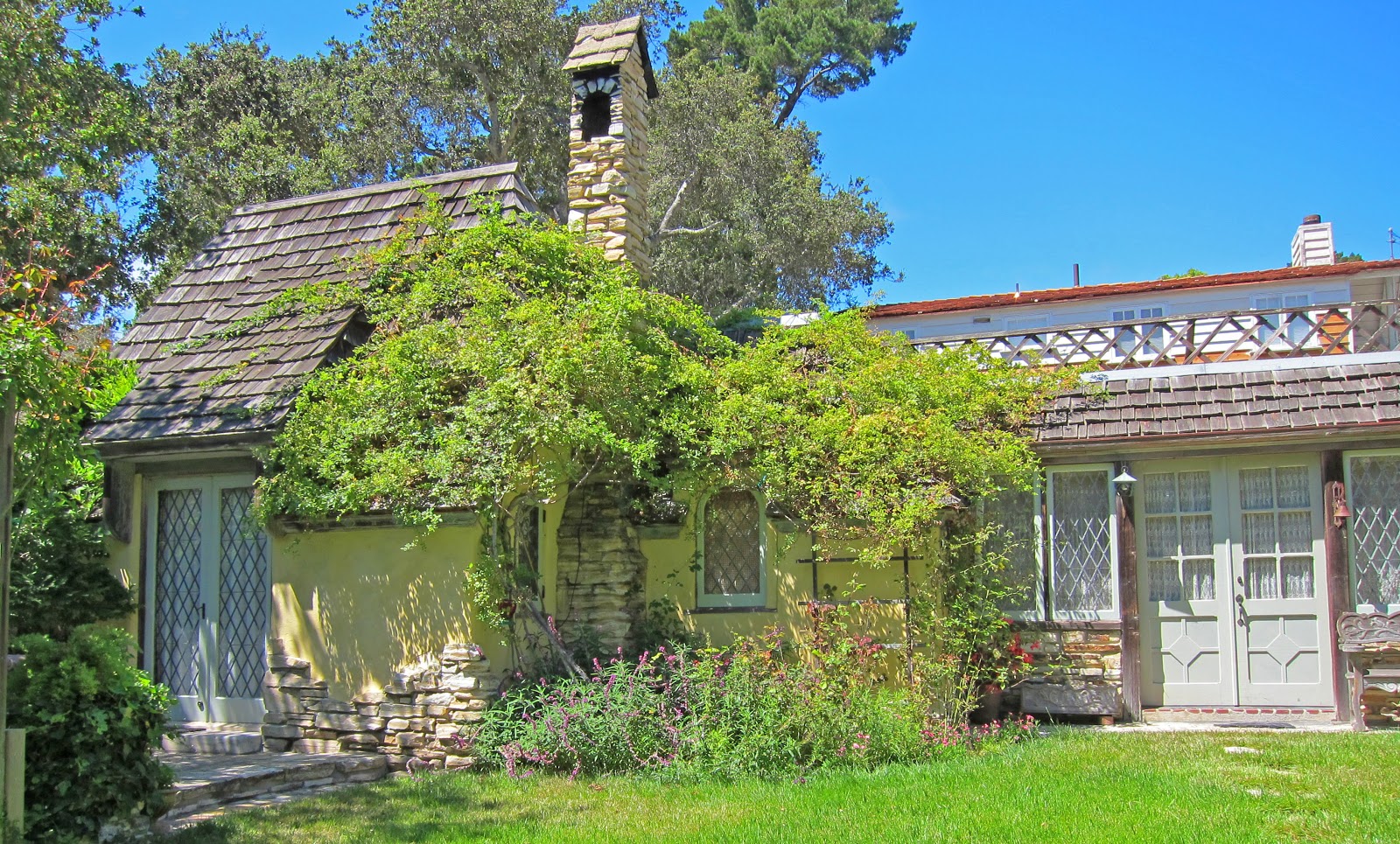 Carmel By The Sea Fairy Tale Cottages Of Hugh Comstock The