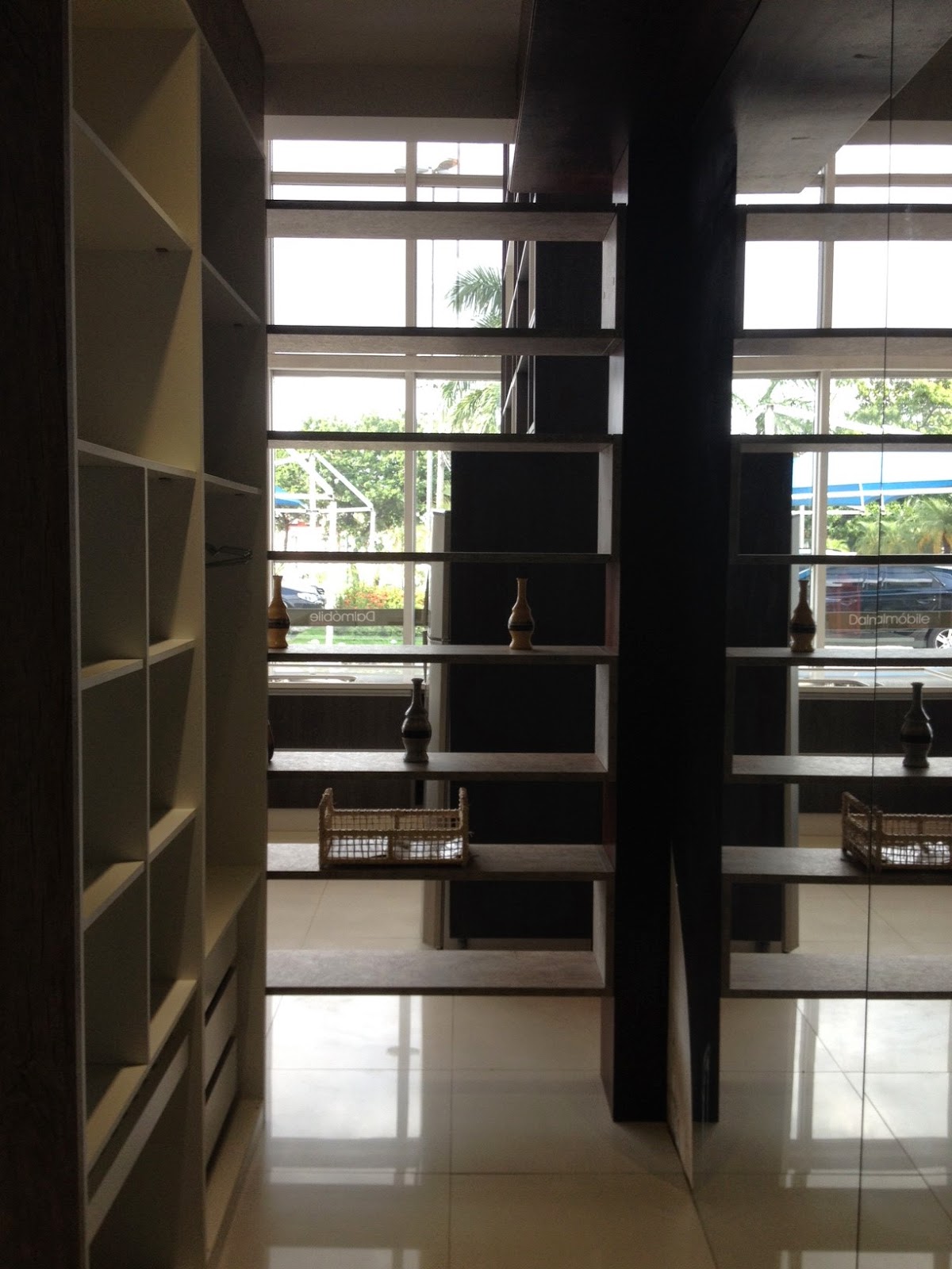 Closet + TV - Mostruário Dalmóbile | Decoração e Móveis Planejados em