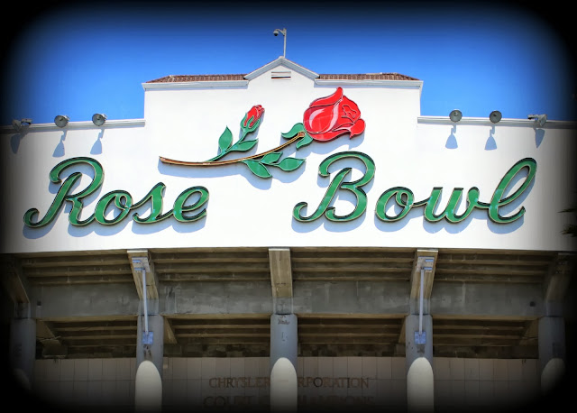 Pasadena Rose Bowl Flea Market - Mid-Century Modern, Vintage and Retro