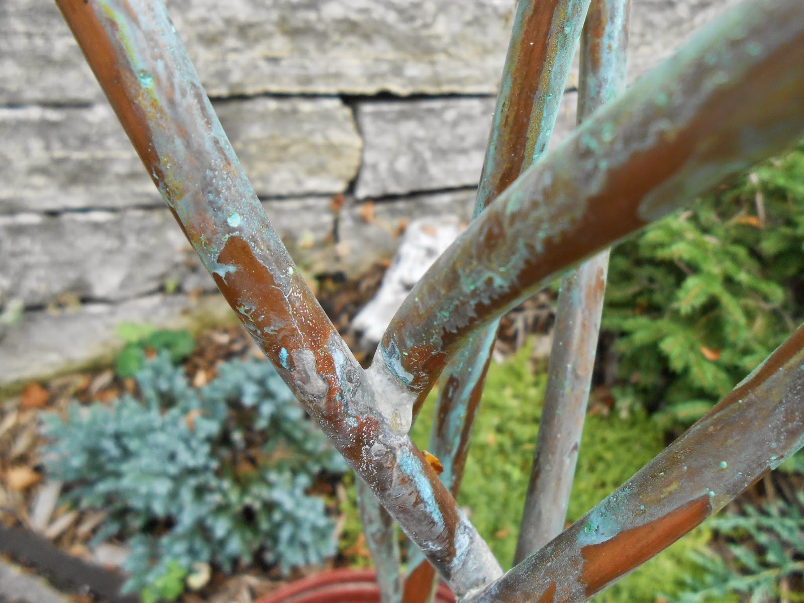 Sproutsandstuff DIY Copper Garden Art from Copper Tubing