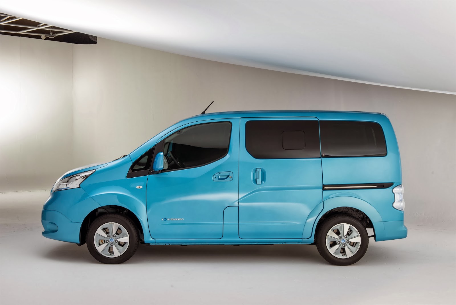 Nissan Launch the eNV200 Electric Van Geneva Electric Vehicle News