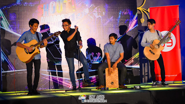 LOKA Band performing at The Shout! Awards 2013 Nominees Party Dan Azreen (Vocalist), Moe (Guitar), Gast (Drummer) and Adib (Guitar)