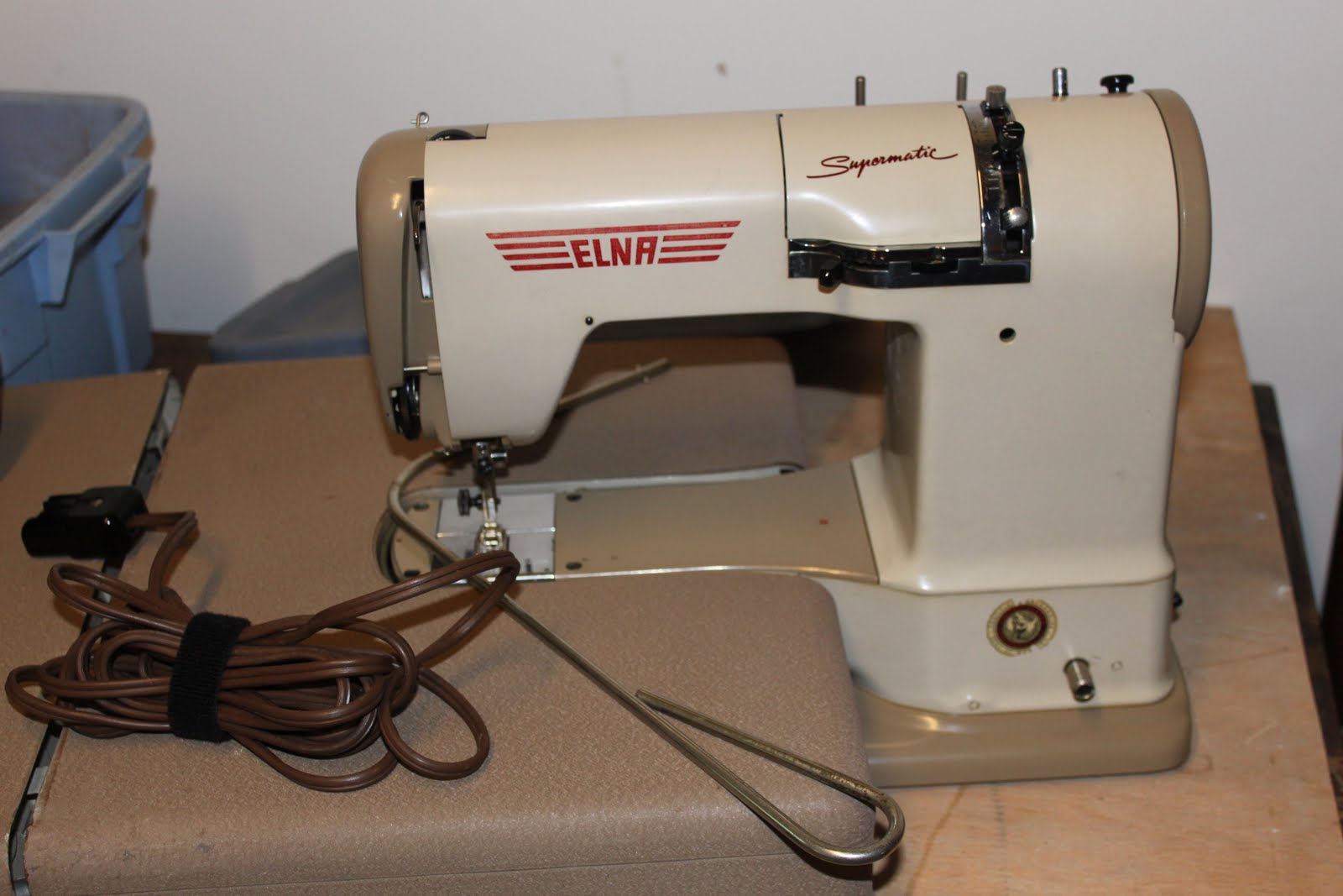 My Sewing Machine Obsession: grease on gears