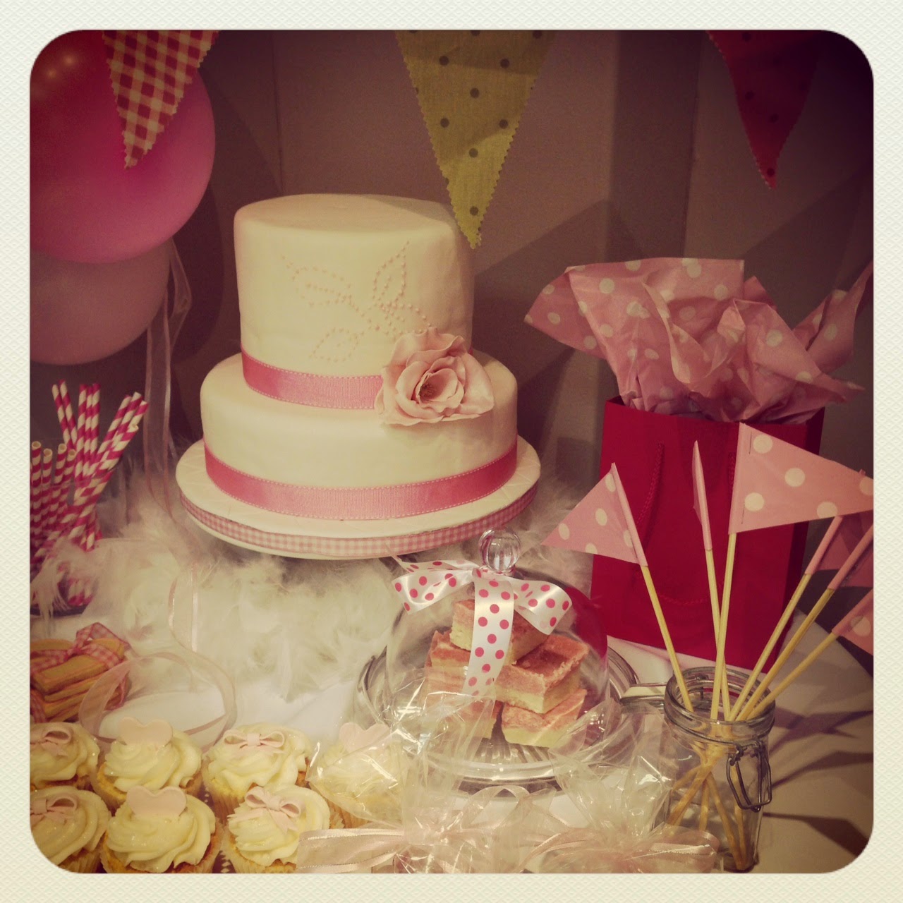 Pink Flag Sweetie Table