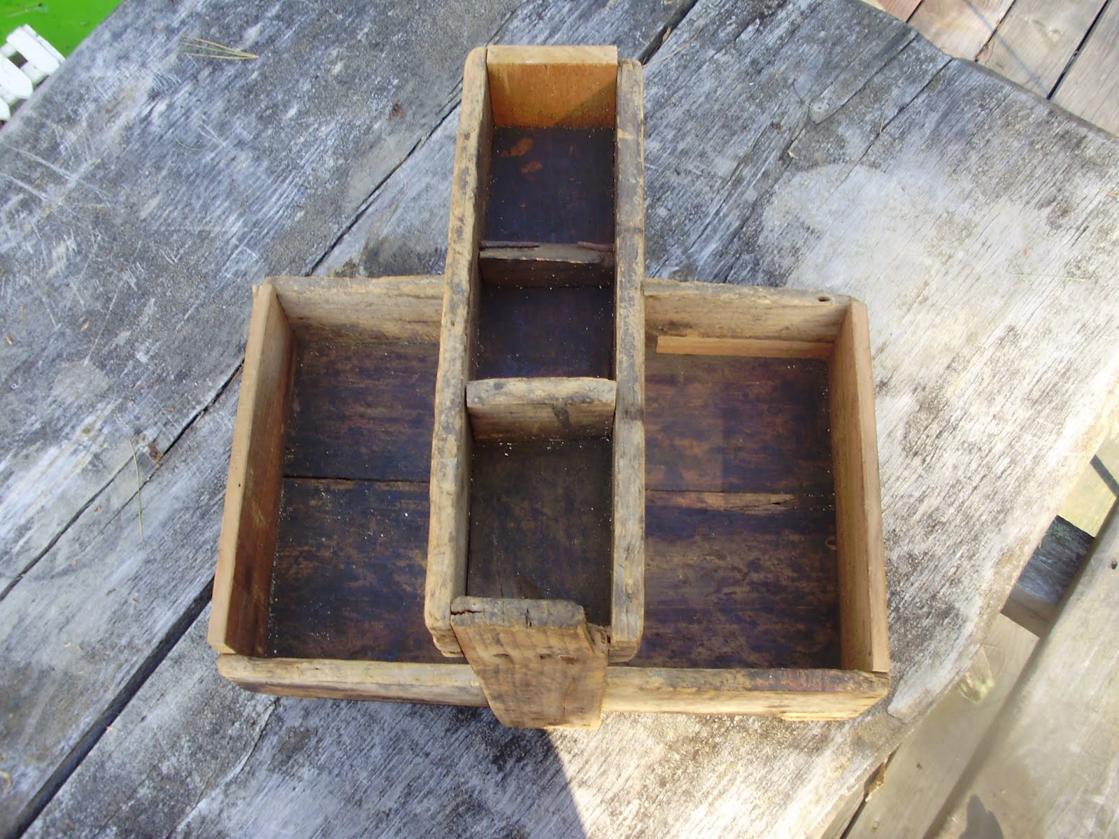 Log Cabin Antiques & Gifts Farrier box with horse shoeing tools