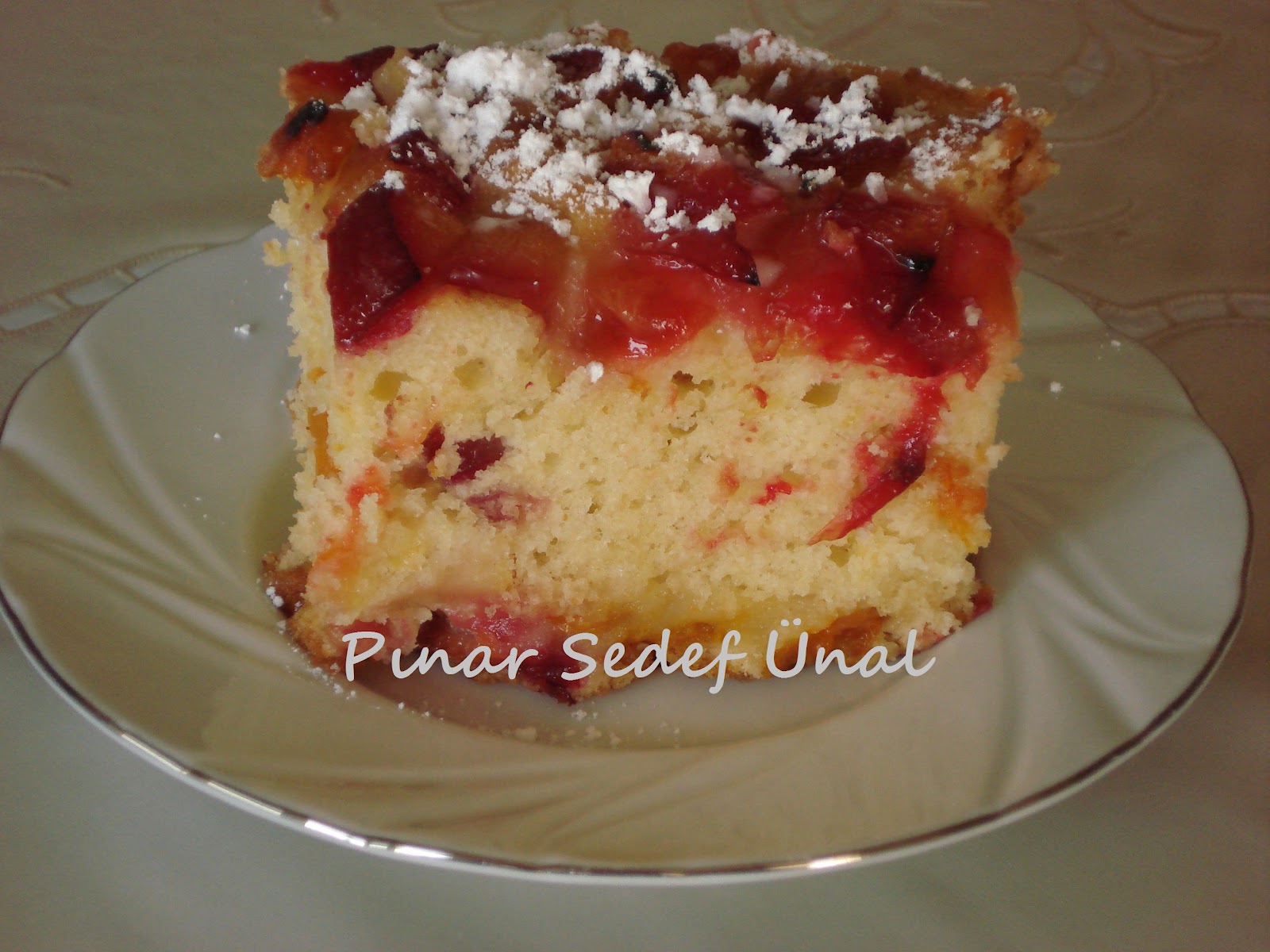 PINAR SEDEF ÜNAL KAYISILI VE ERİKLİ KEK