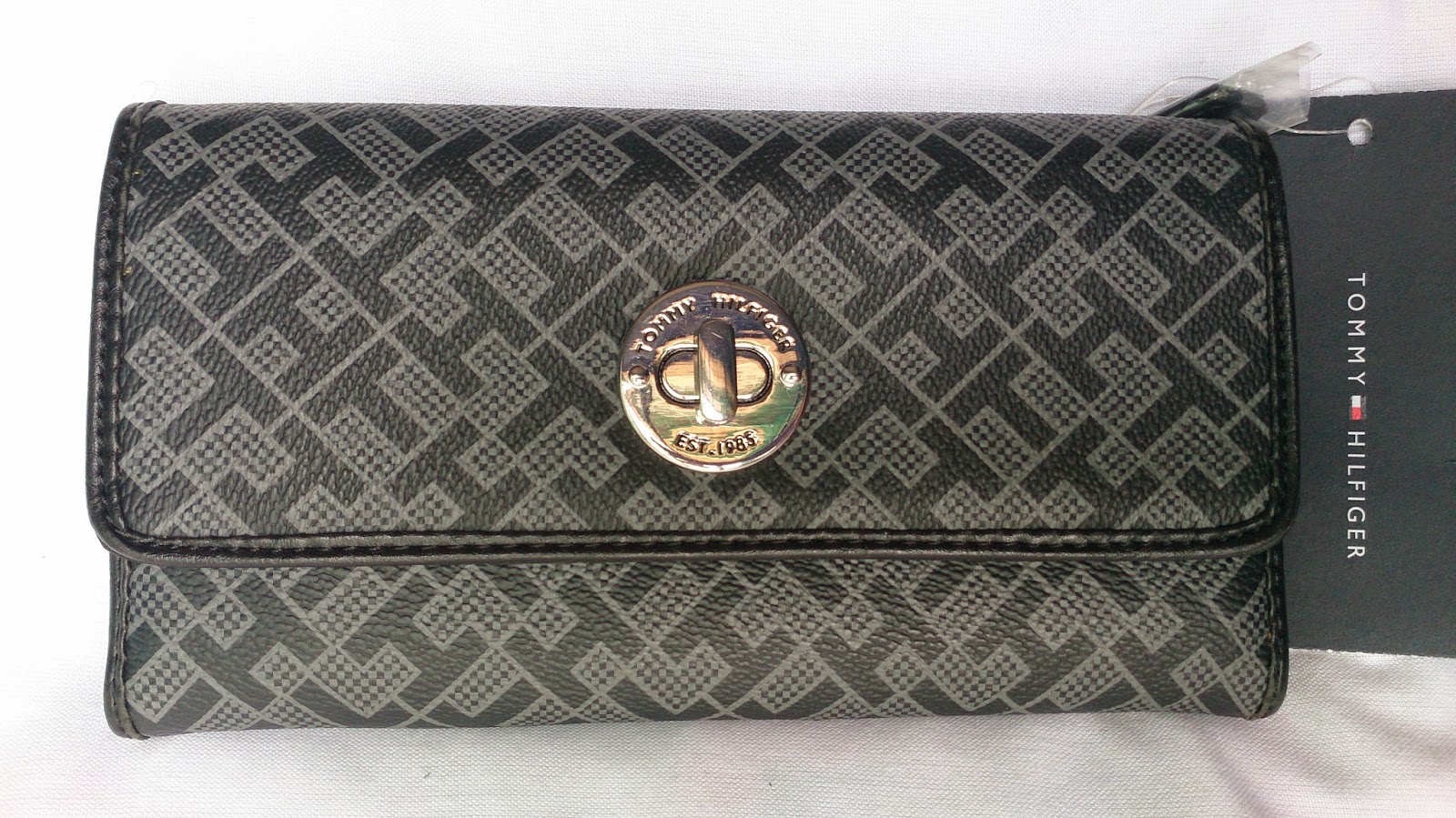 BRANDED ITEM FOR LESS Tommy Hilfiger Women's Wallet