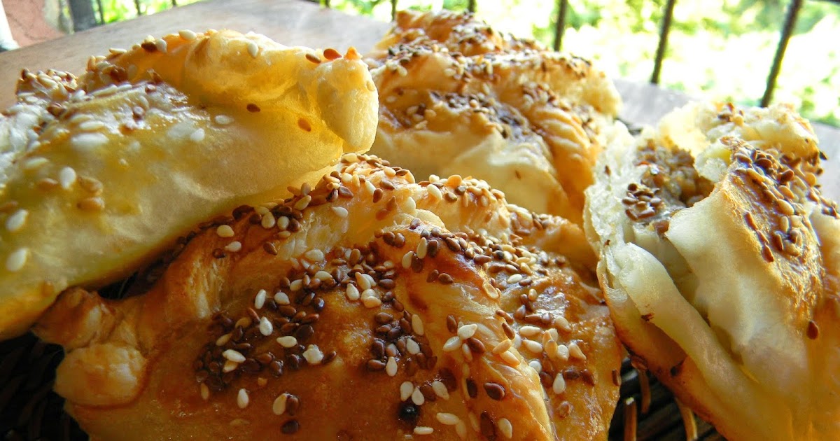 Vişnap Kıymalı Bohça Böreği.