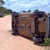 Carro capota na estrada vicinal que liga Salamim e Junco