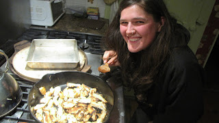 cooking up wild mushrooms, oysters and bears head tooth WWOOF usa taft hill farm vermont