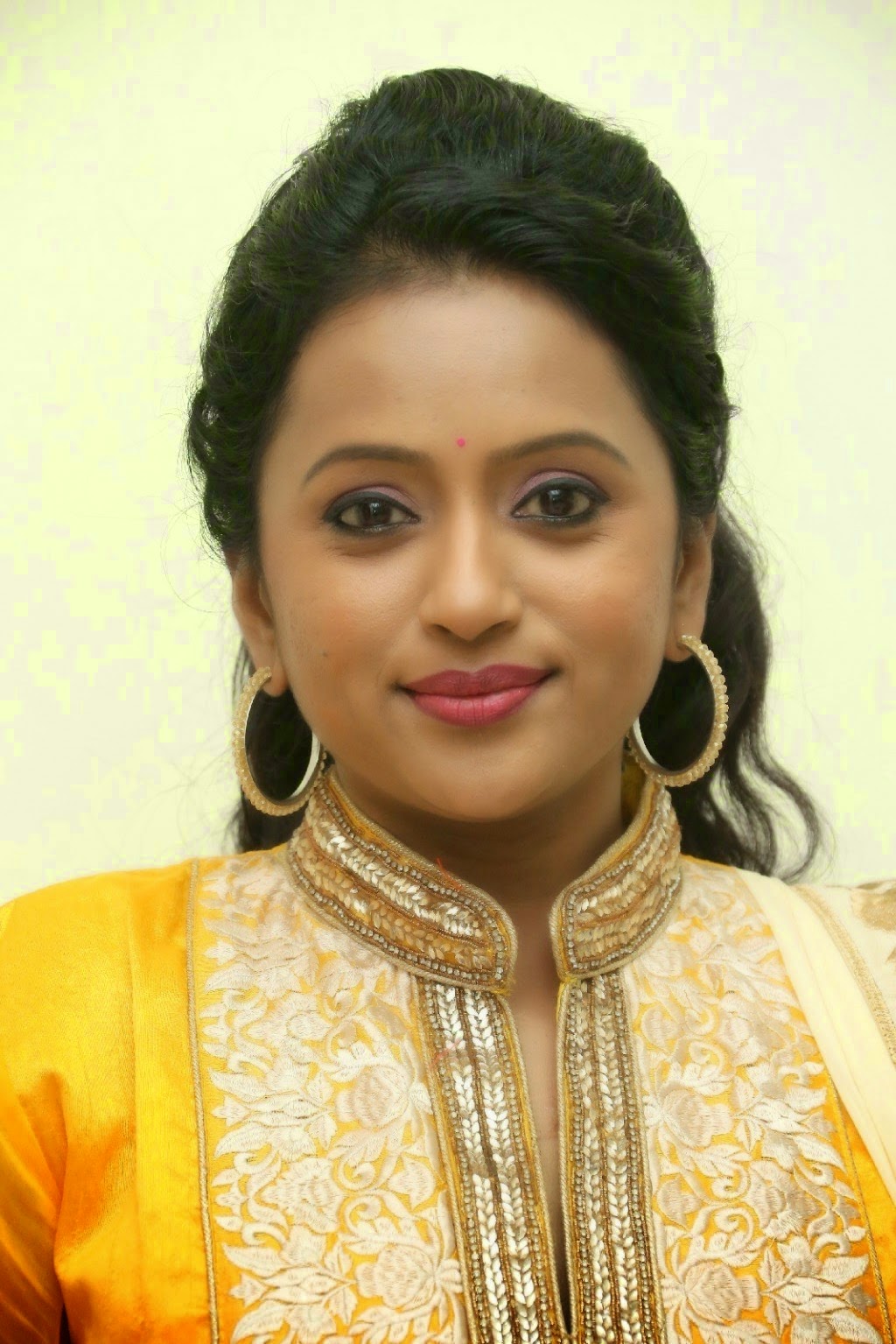 Anchor Suma Latest Photos Spicy Photo Gallery and Latest Movie Updates