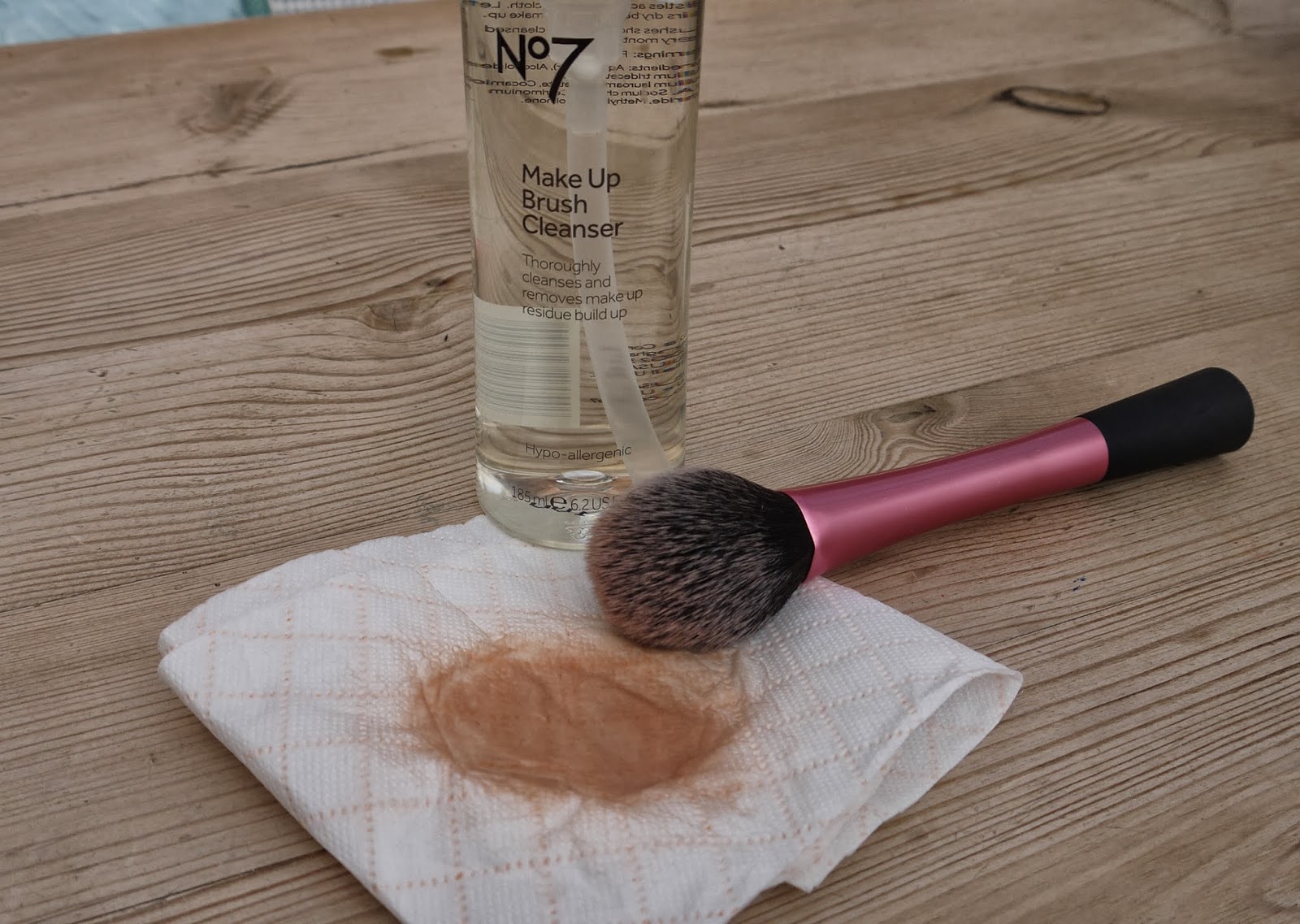 BEAUTY & LE CHIC The Lazy Girl's Brush Cleaner.. No7 Brush Cleanser