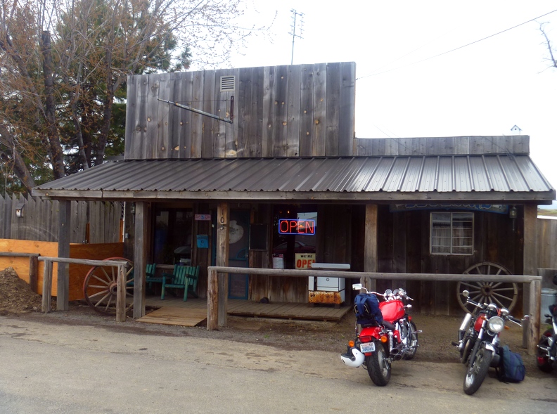 Blog 1446 The Bluebird Inn, Bickleton, WA 5/21/2011