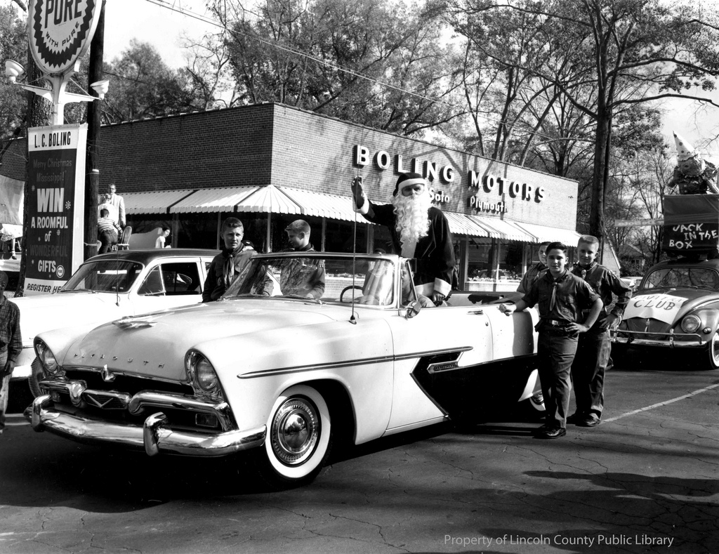 Sippiana Succotash 1956 Christmas Parade in Downtown Brookhaven