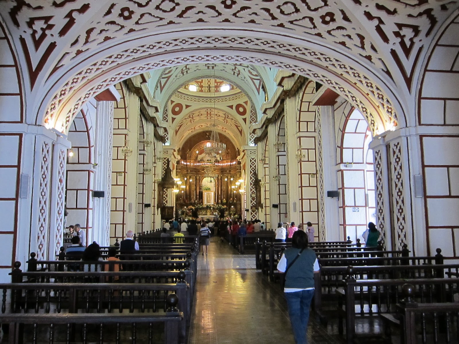 Iglesia de San Francisco en el centro de Lima : hacer viajes