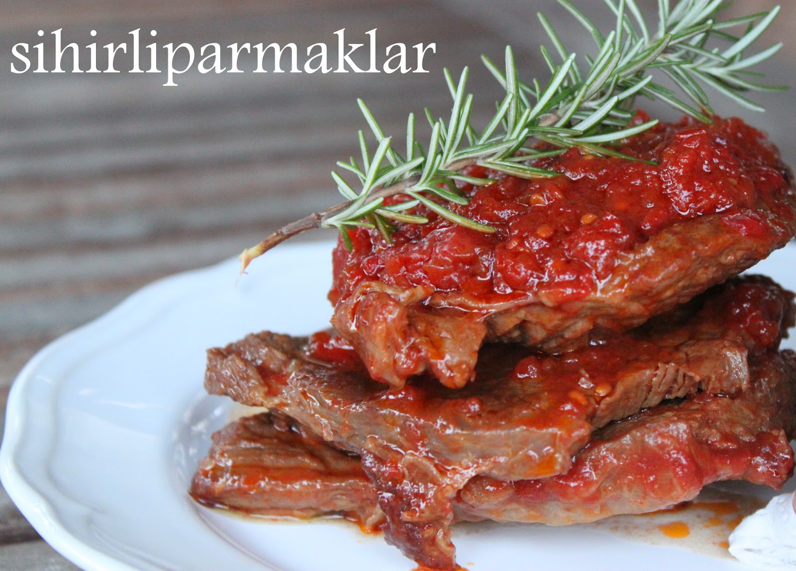 Domates Soslu Antrikot Tarifi Domates Soslu Antrikot Tarifi