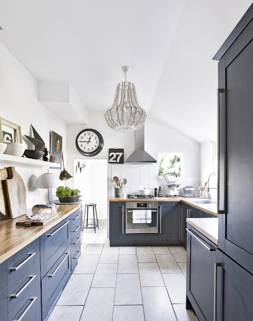 Dark-grey-traditional-kitchen-with-tiled-floor-and-chandelier%2B%25281%2529.jpg