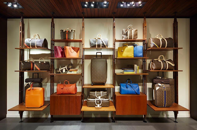 L'AVENTURE - le magasin éphémère de Louis Vuitton LAVENTURE, Aventure, LouisVuitton, louis-vuitton, lv, tyler-brule, lvmh, escale, voyage, explorateur, globetrotter-globe-trotters, magasin-éphémère, pop-up-shop, bagage, valise, monogramme, paris, luxe, savoir-faire, artisanat, du-dessin-aux-podiums, avenue-montaigne, champs-elysees, paris, france