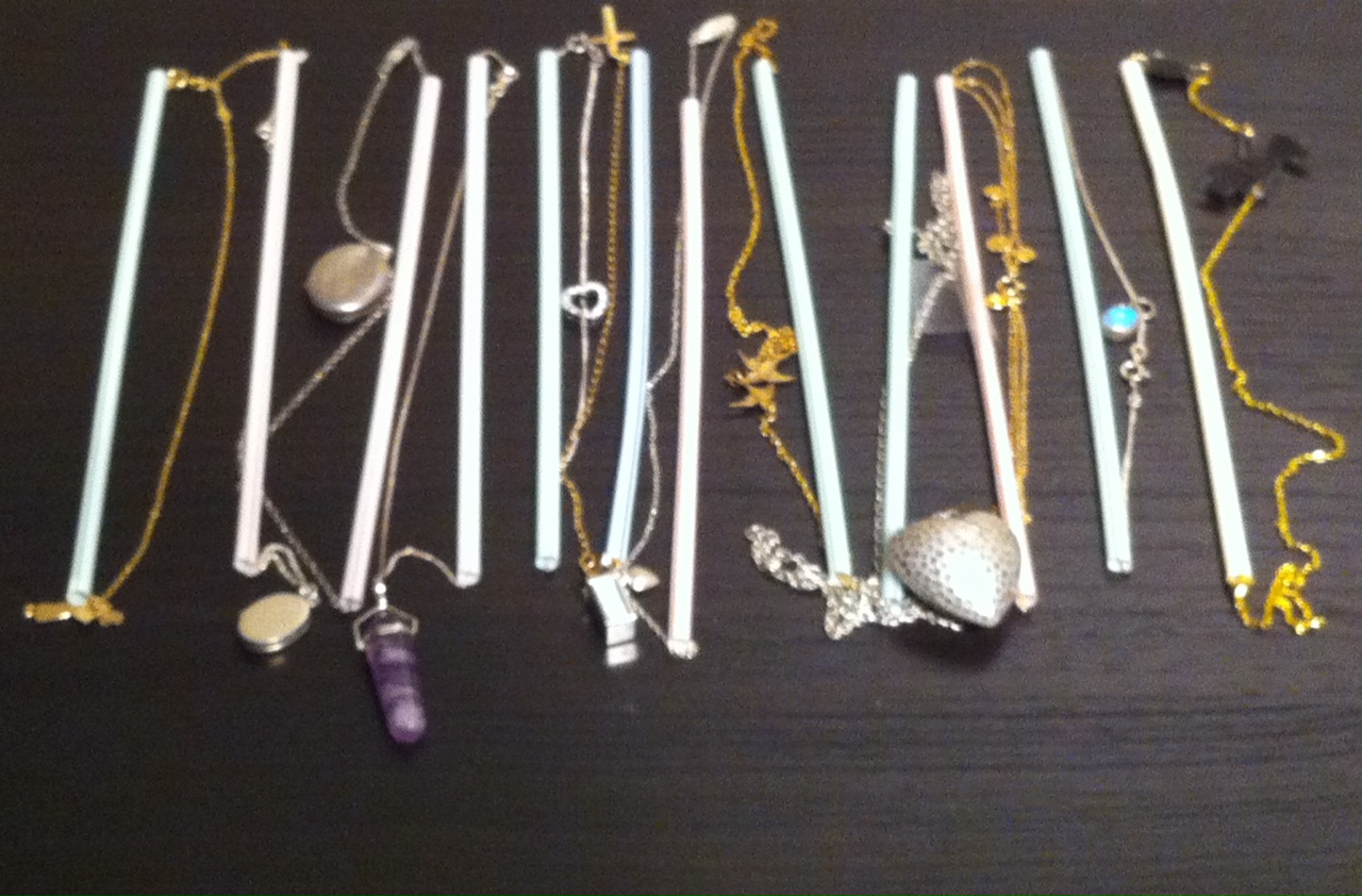 Abi Makes (Made by Abi) Necklace organisation using straws!