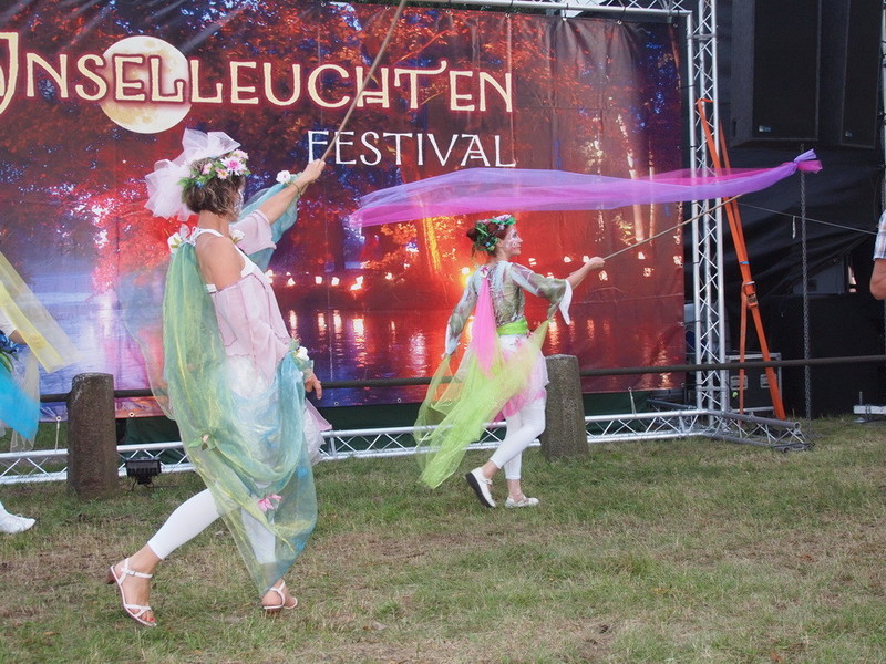 Greta Thunberg Versenkt Funf Oltanker Und Kapert Zwei Mit Plastik