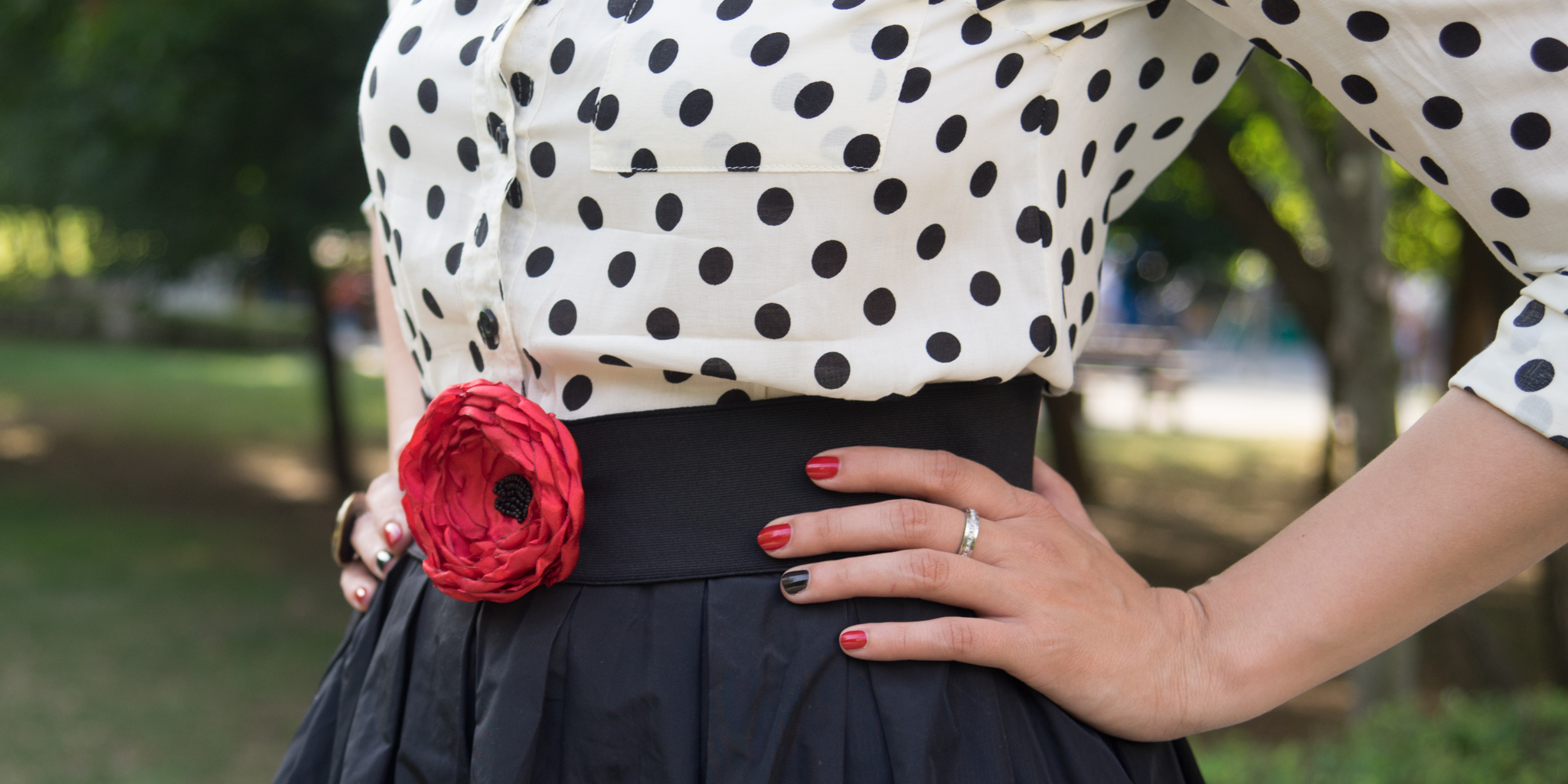 50s vibe black puffy skirt dotted shirt new look dots poppy handmade belt nude sandals red bag H&M cat eye glasses