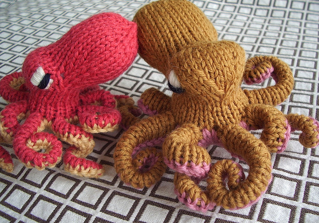 anna knits, etc.: knitting, etc. - octopus tea cosy