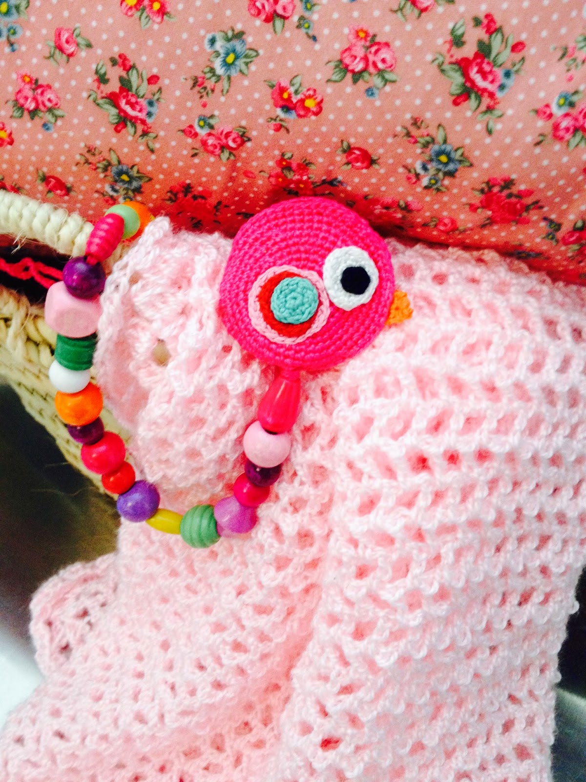 SUJETA CHUPETES pájaro AMIGURUMI LOS BITXOS BY PITIS&LILUS SUJETA CHUPETES pájaro AMIGURUMI LOS BITXOS BY PITIS&LILUS