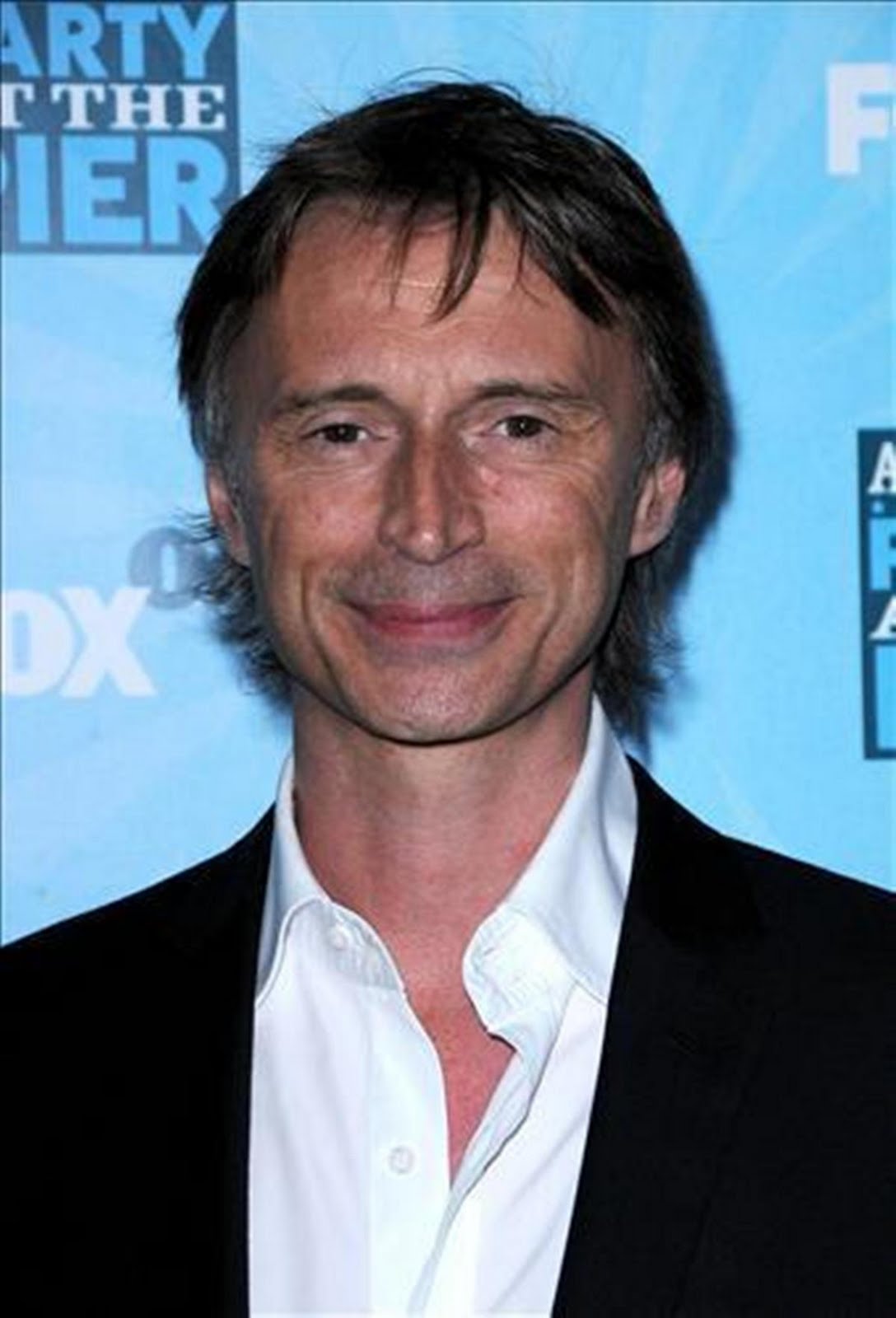 http://2.bp.blogspot.com/-MGPjMvGKY_c/TwLR8tQPe6I/AAAAAAAAAtA/f9YHtLh2dzY/s1600/a1-robert-carlyle-wallpaper-3-782055.jpg