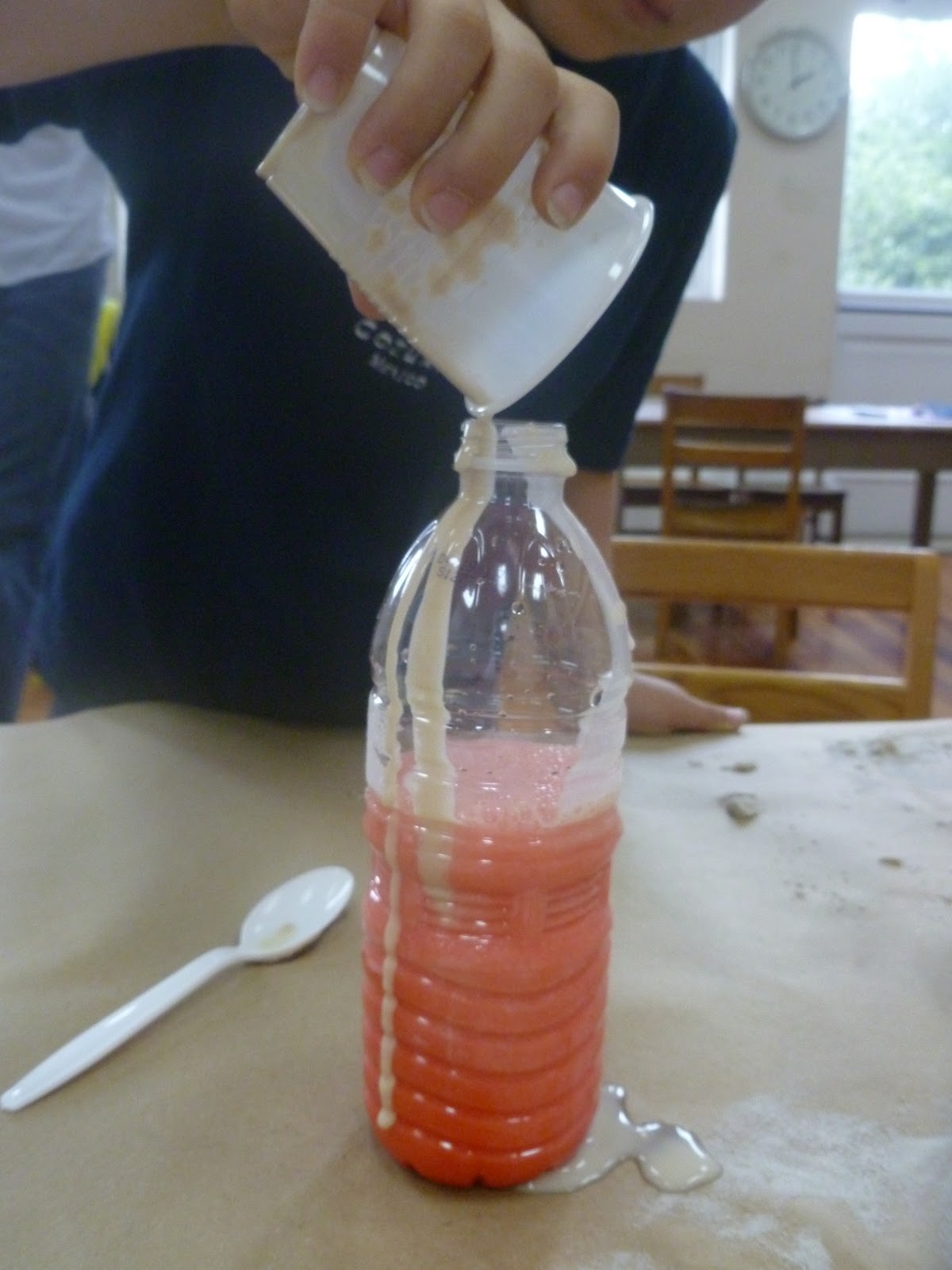 HOW TO MAKE A VOLCANO WITH HYDROGEN PEROXIDE + YEAST! (SCIENCE SUNDAY) Mama to 6 Blessings