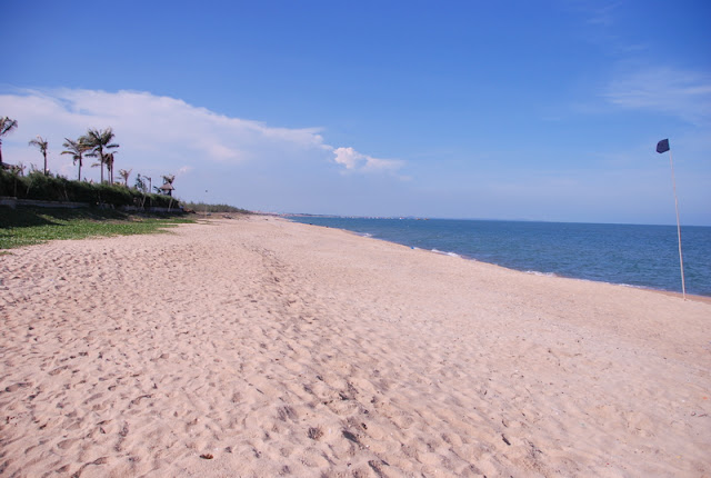 Long Hai Beach, Ba Ria Vung Tau - Photo by An Bui