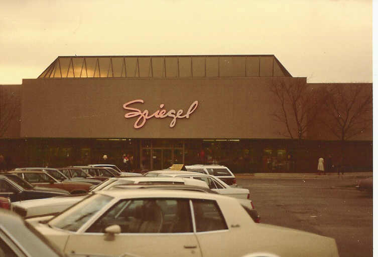 Trip to the Mall FLASHBACK Deerbrook Mall in Deerfield, Illinois