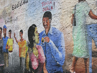 la camapgna anti aids alla fermata del bus camapgna the anti aids near the bus stop